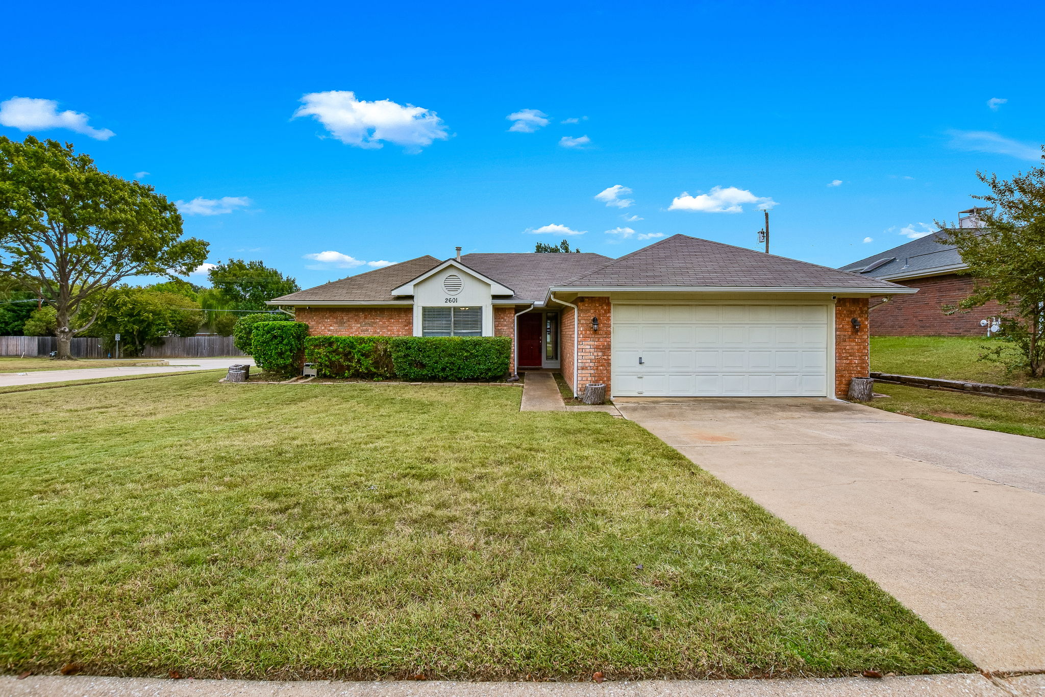 2601 Parkview Dr, Corinth, TX 76210 Sharp Frame Media