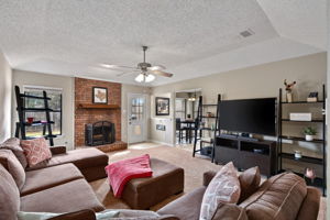 011-Living Room-FULL