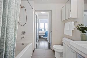 105 The Queensway - Unit 3014, Toronto, ON M6S 5B5, CA Photo 14