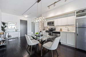 105 The Queensway - Unit 3014, Toronto, ON M6S 5B5, CA Photo 6