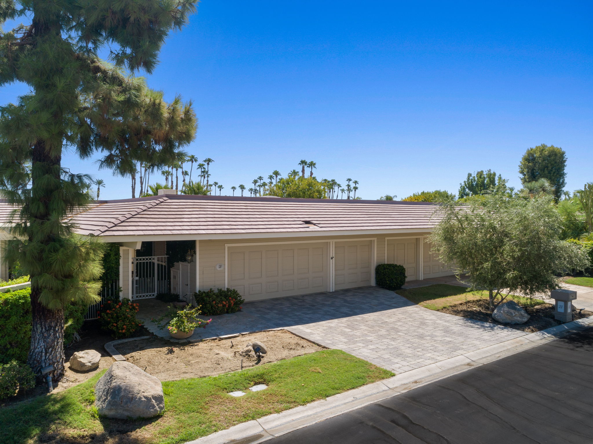 21 Creekside Dr, Rancho Mirage, CA 92270, US Photo 2