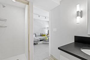 3rd Floor Private Apartment Bathroom