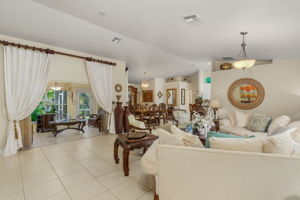 102 NE 10th Pl, Cape Coral, FL 33909, USA Photo 18