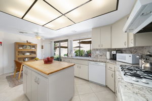 48131 Cll Seranas, La Quinta, CA 92253, USA Photo 2