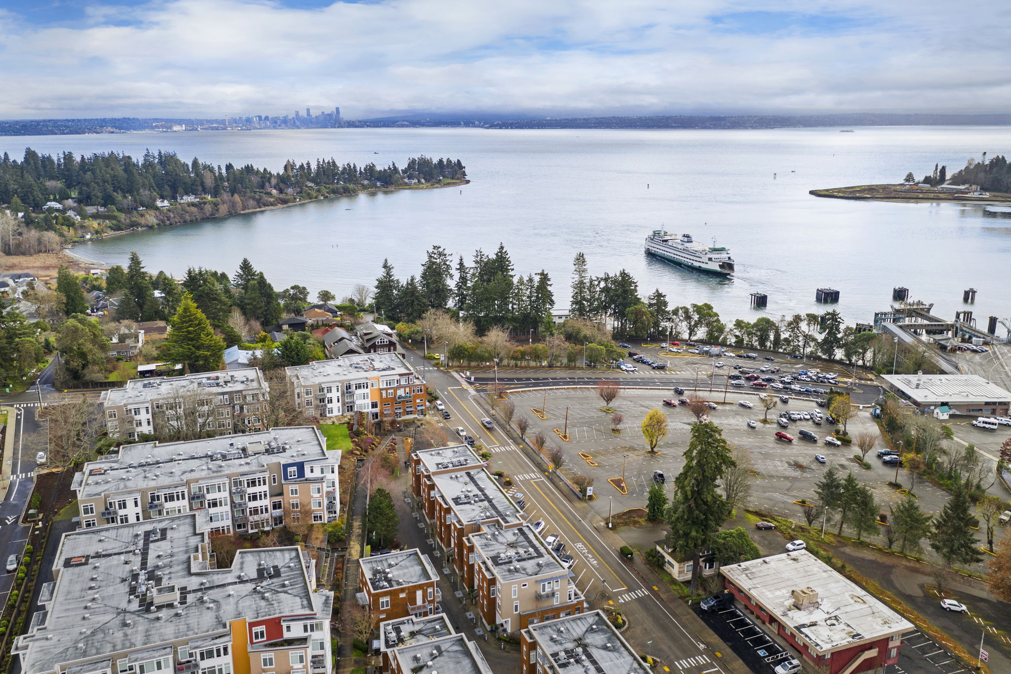 Harbor Square Condominiums Cascade ProMedia Beryl Behan