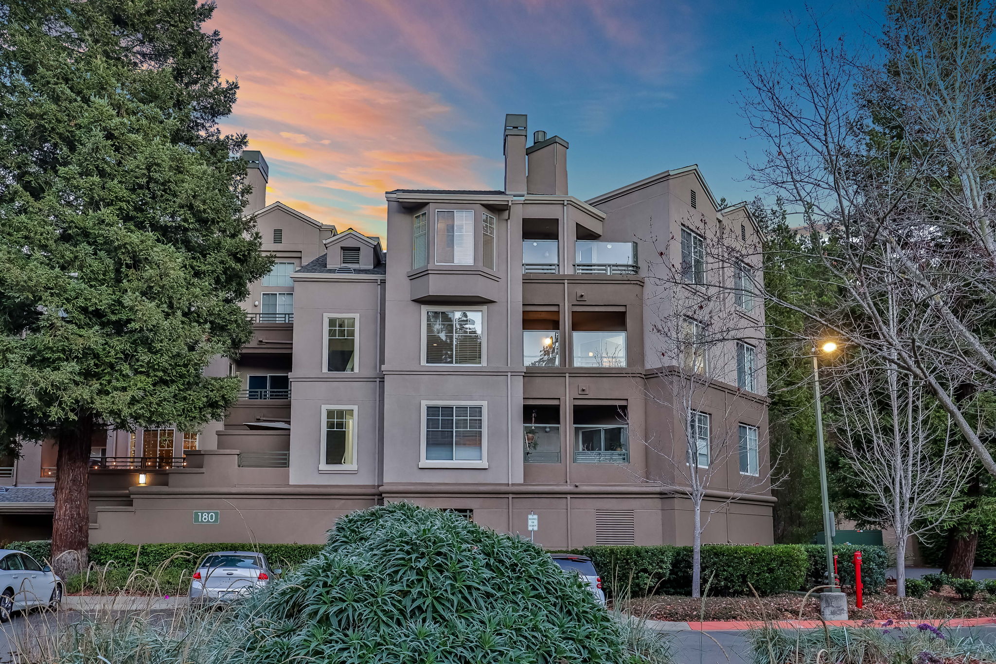 180 Caldecott Ln 216, Oakland, CA 94618 ALL ACCESS PHOTO