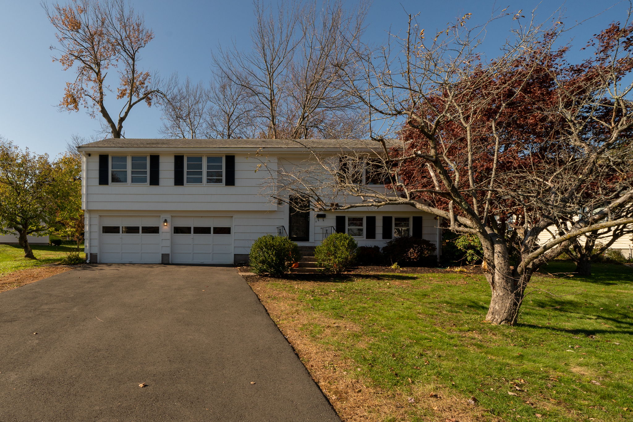 65 Ridge Crest Cir, Wethersfield, CT 06109, US Photo 2