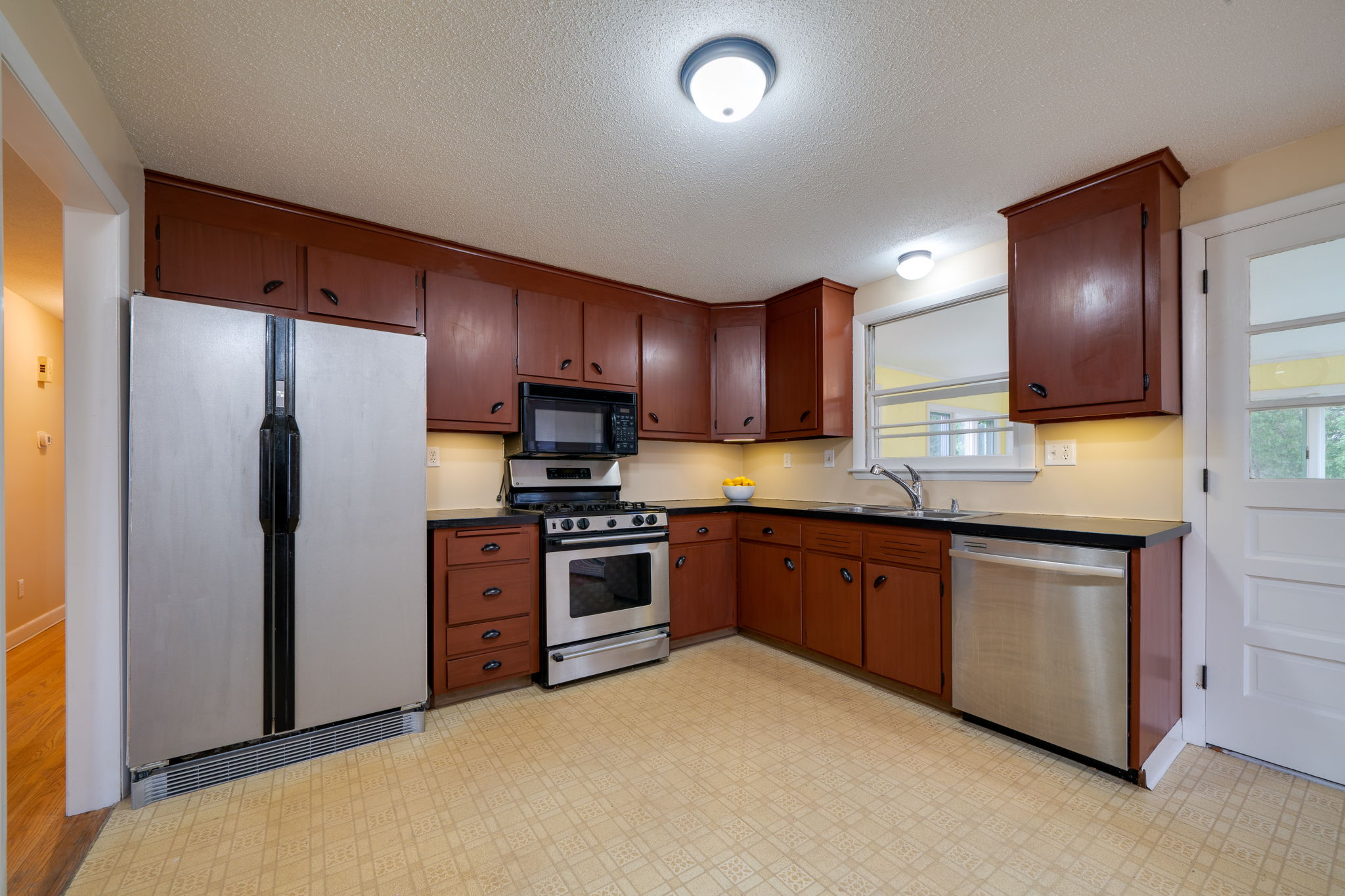 65 Ridge Crest Cir, Wethersfield, CT 06109, US Photo 17