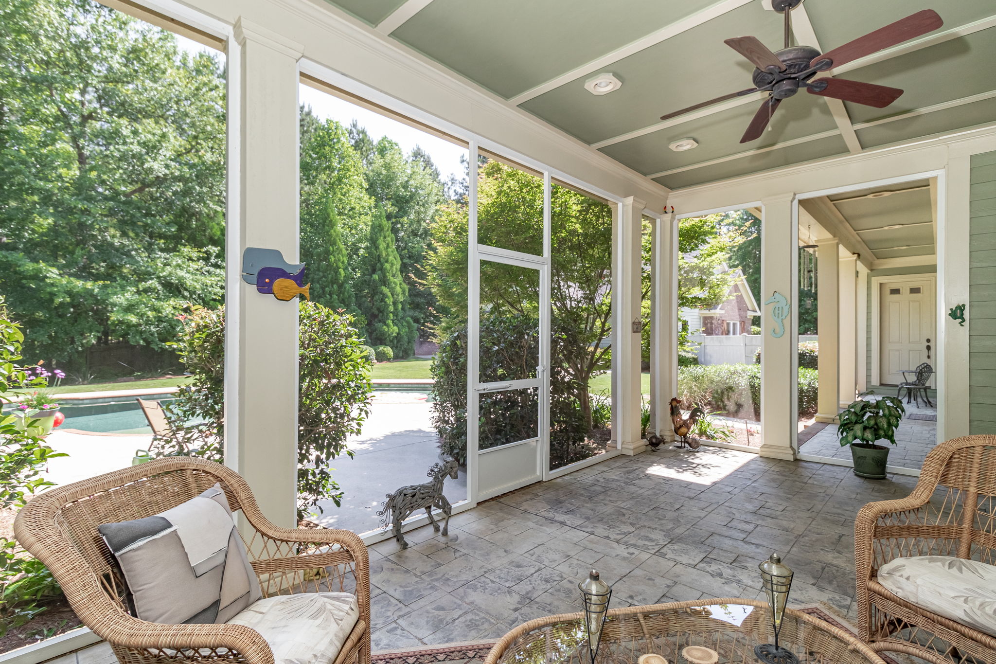 Screened-in Porch