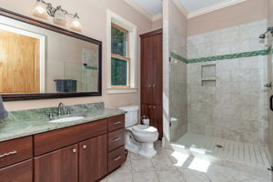 In-Law Suite Full Bath