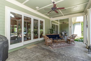 Screened-in Porch