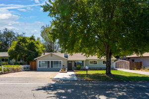 8546 Pershing Ave, Fair Oaks, CA 95628, USA Photo 2