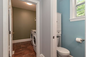 Powder Room - Laundry