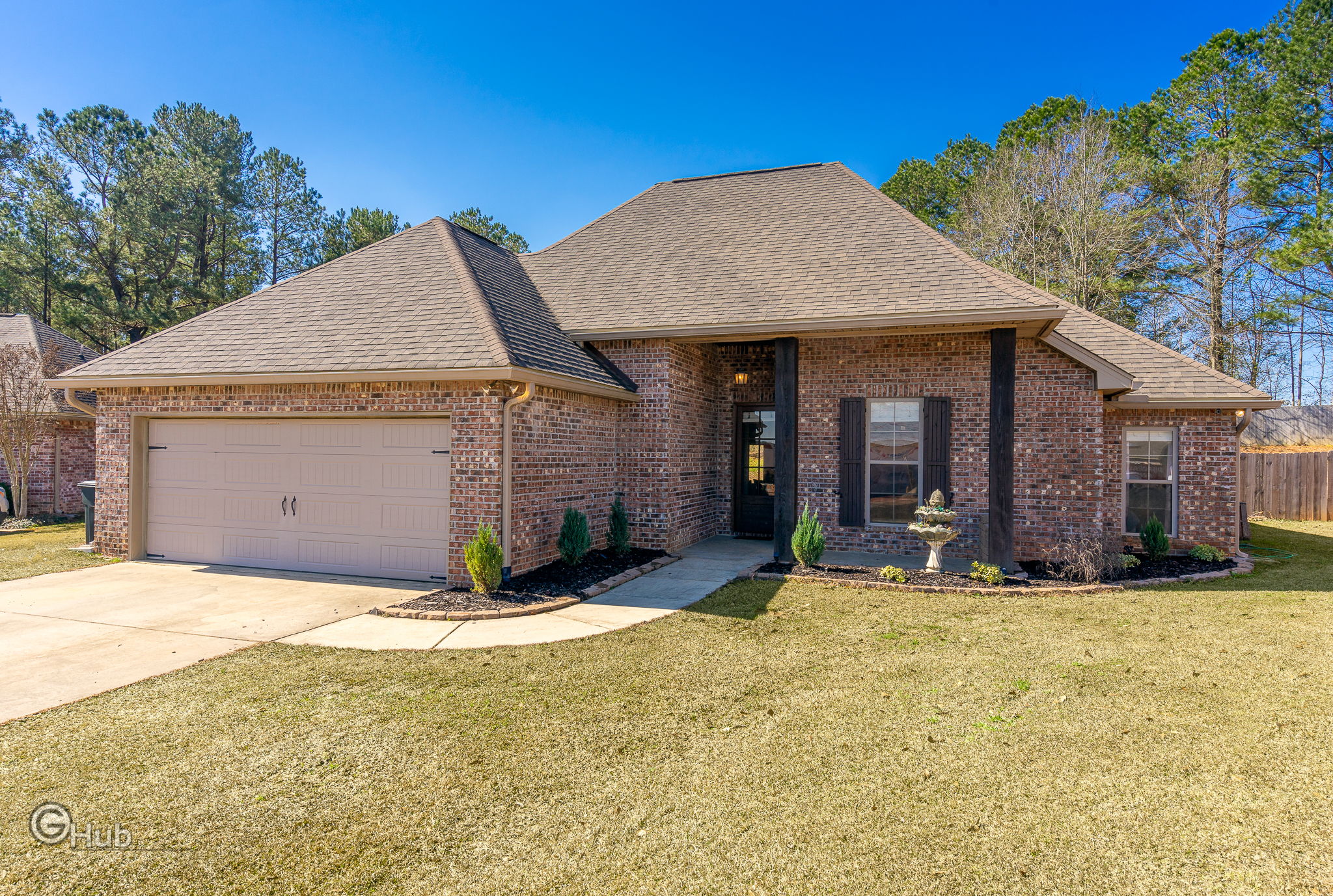 32 Avondale Circle, Hattiesburg, MS 39402 GHub Real Estate Photography