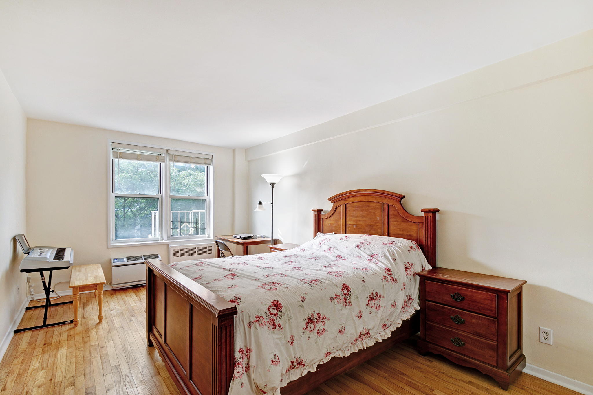 2736 Independence Ave, Bronx, NY 10463, USA Photo 17