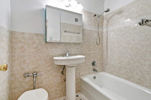 2736 Independence Ave, Bronx, NY 10463, USA Photo 14