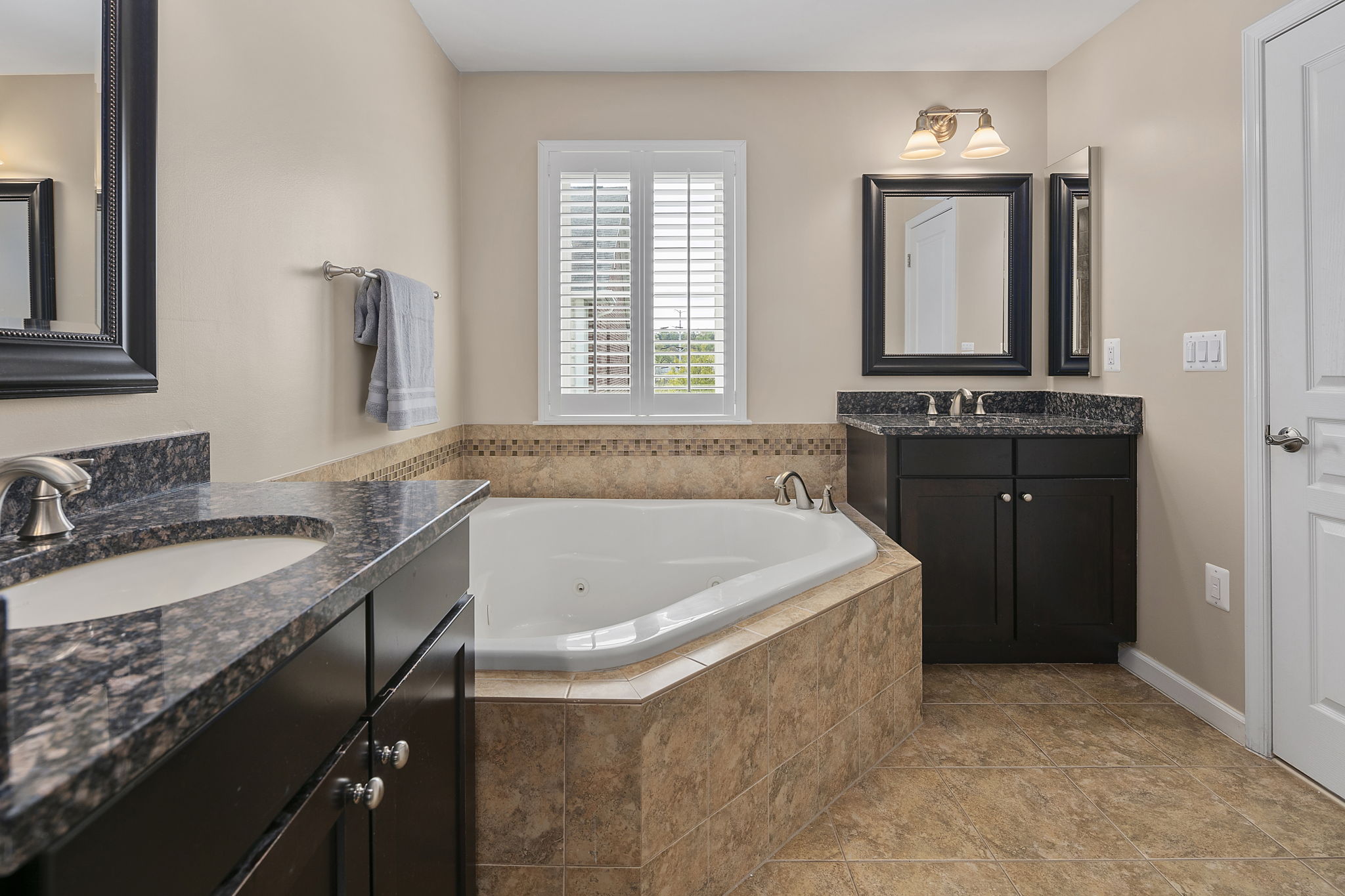 2563 S Kenmore Ct, Arlington, VA 22206, US Photo 30