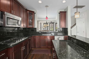 2563 S Kenmore Ct, Arlington, VA 22206, US Photo 23