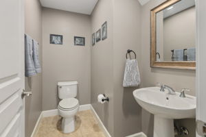 2563 S Kenmore Ct, Arlington, VA 22206, US Photo 24