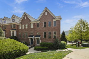 2563 S Kenmore Ct, Arlington, VA 22206, US Photo 1