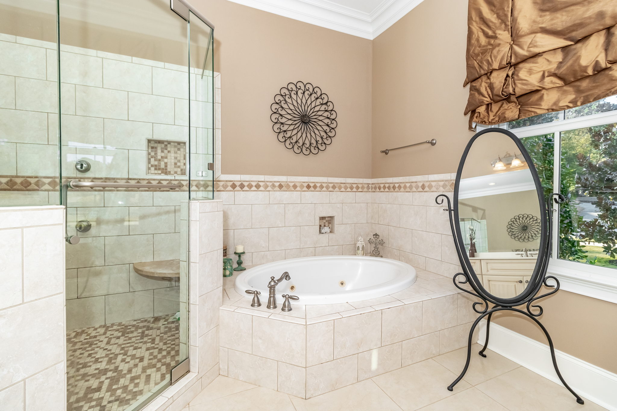 Owner's En-Suite Bath