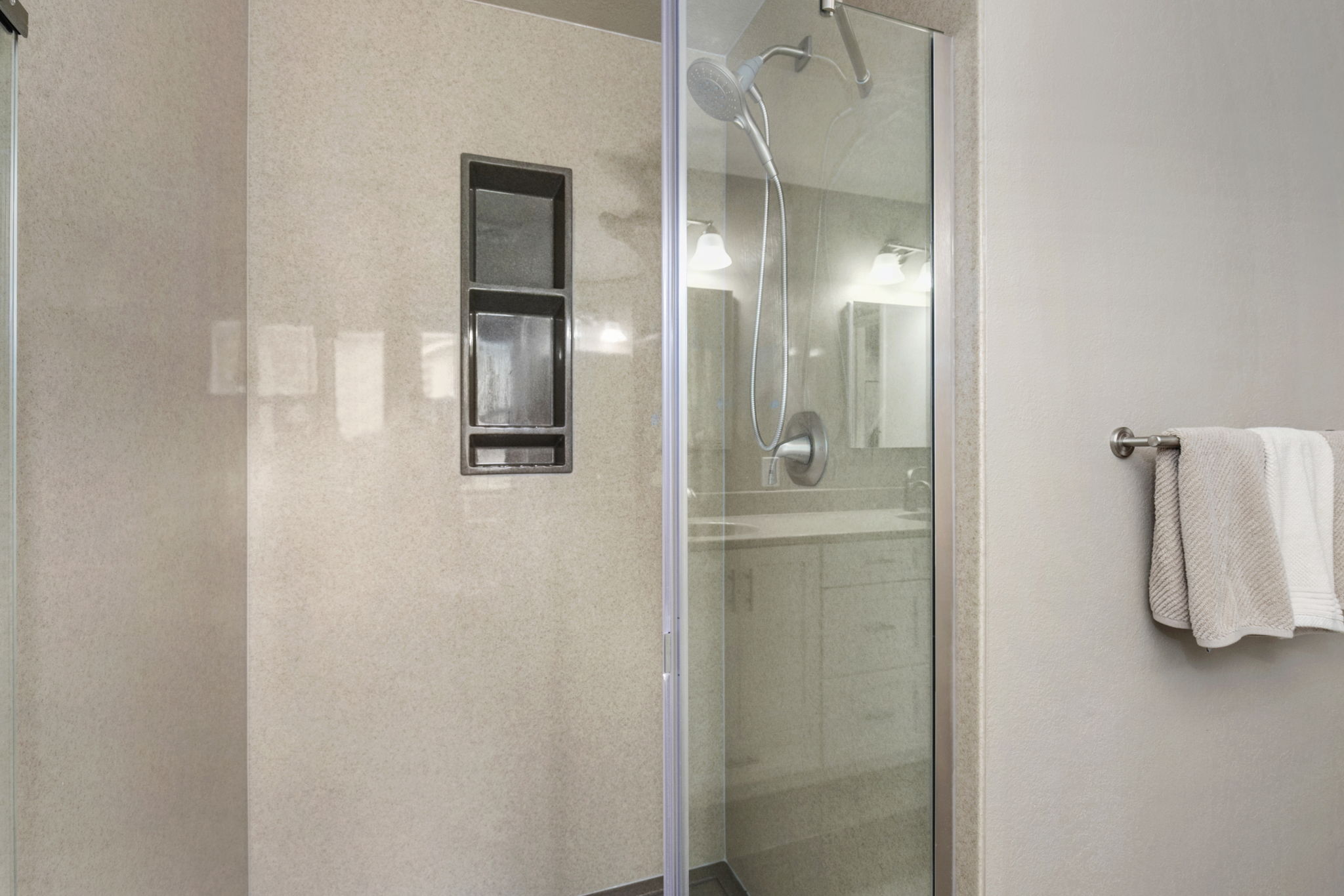 430 NW Paxford Ln, Bremerton, WA 98311, US Photo 27