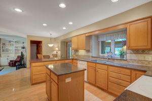 112 Marcin Ln, Burnsville, MN 55337, US Photo 6