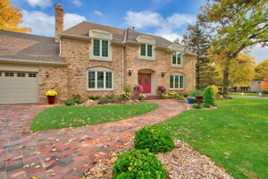 112 Marcin Ln, Burnsville, MN 55337, US Photo 1