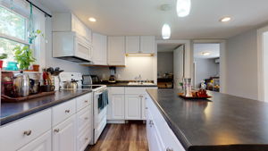 84 Temple St, Saco, ME 04072, USA Photo 10