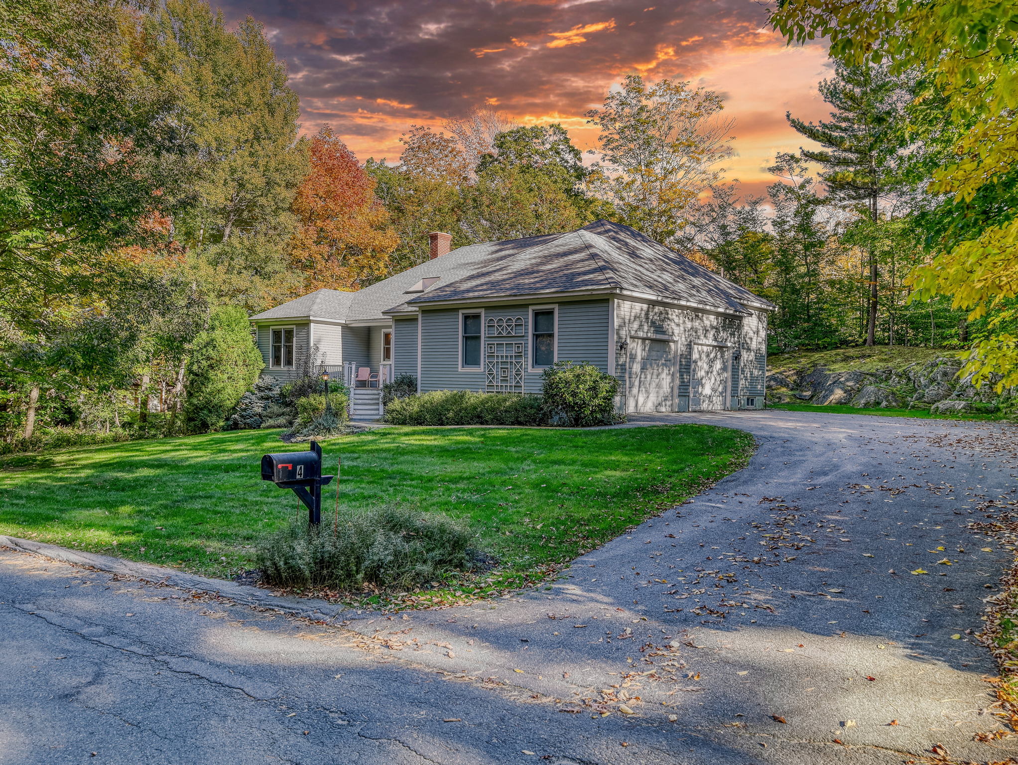 4 Robinhood Rd, Cape Elizabeth, ME 04107, USA
