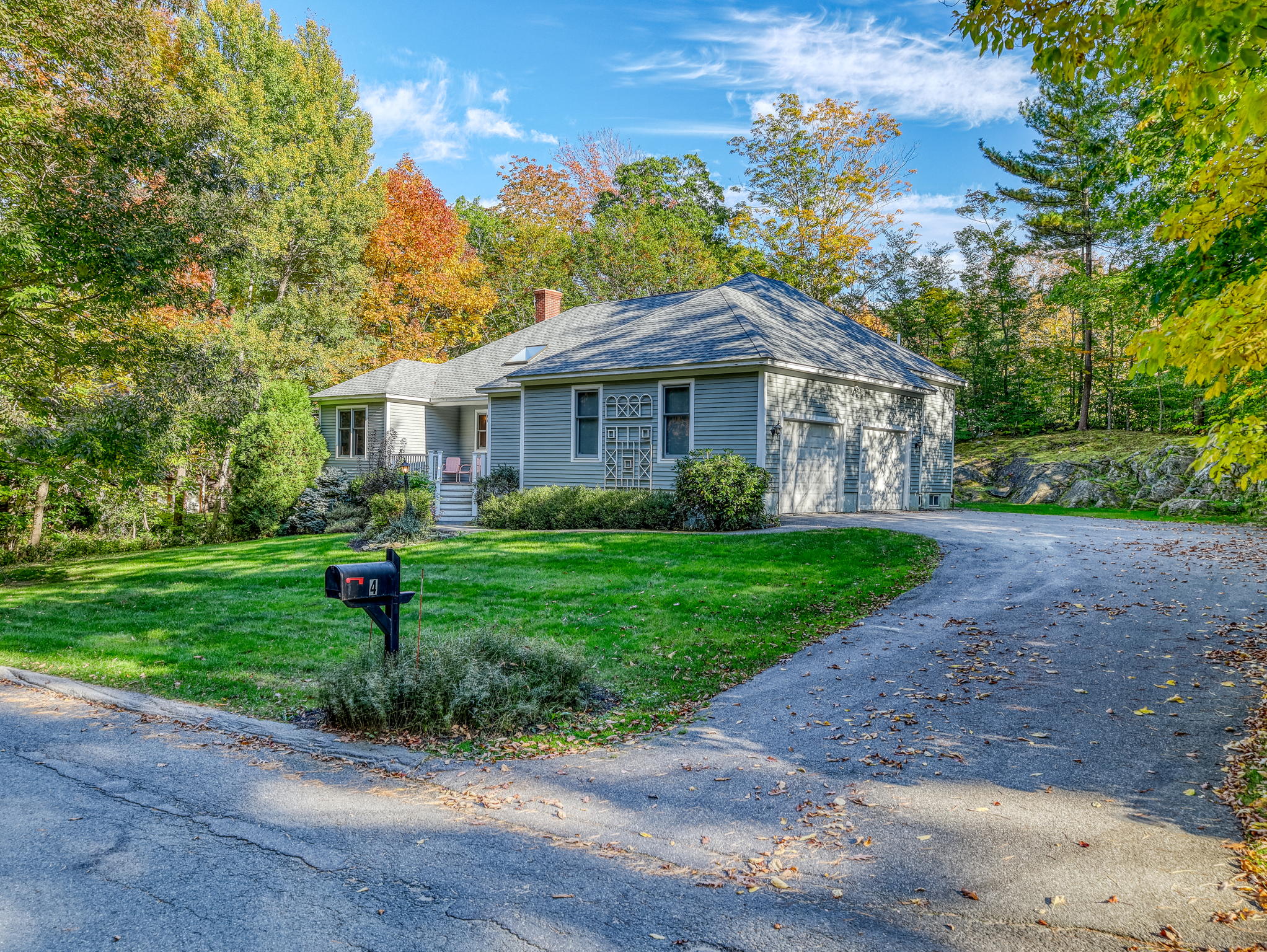 4 Robinhood Rd, Cape Elizabeth, ME 04107, USA Photo 2