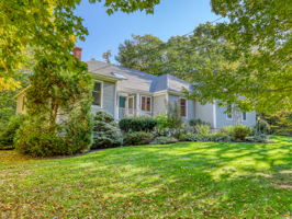 4 Robinhood Rd, Cape Elizabeth, ME 04107, USA Photo 3