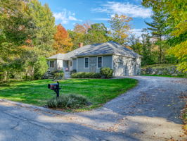 4 Robinhood Rd, Cape Elizabeth, ME 04107, USA Photo 1