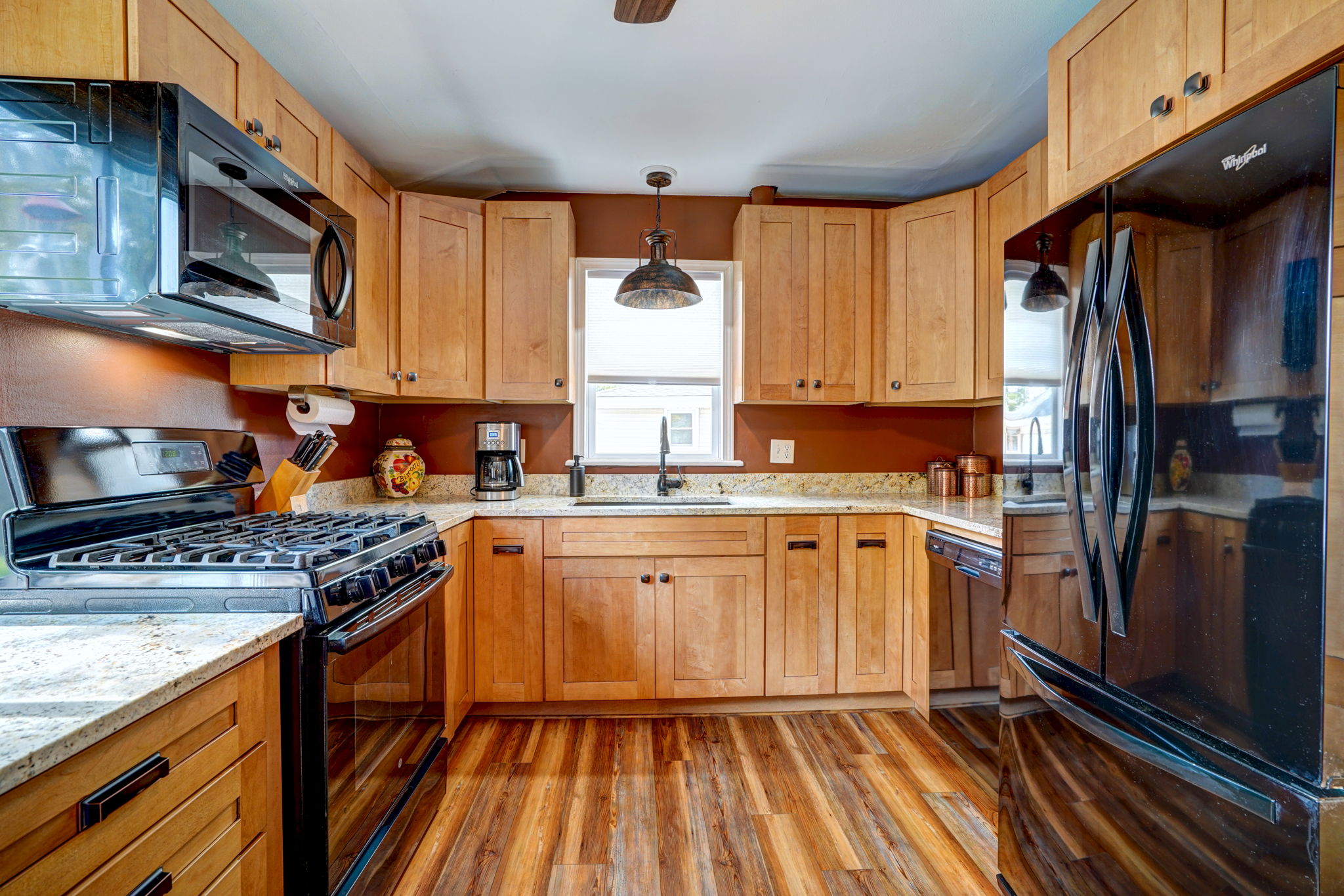 5001 55th St, Kenosha, WI 53144 Creative Juice Studios