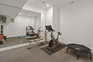 326 South Ave, New Canaan, CT 06840, USA Photo 12