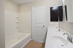 609 Springbrook Rd, Pflugerville, TX 78660, USA Photo 25