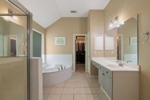 Canyon Glen Cir, Austin, TX 78732, USA Photo 11