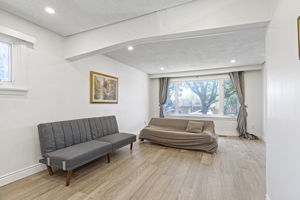 45 Laxford Ave, Toronto, ON M1R 1M5, CA Photo 7