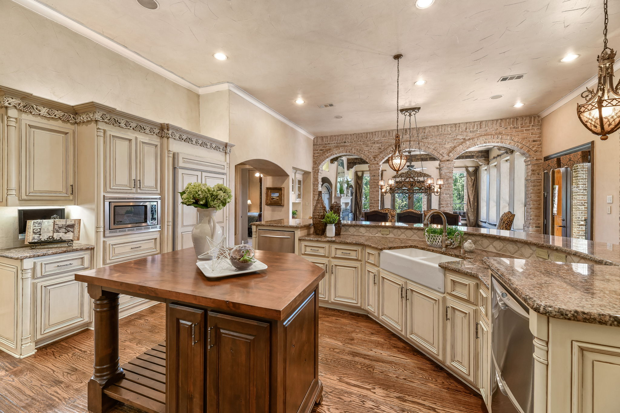 025-Kitchen Hall-FULL