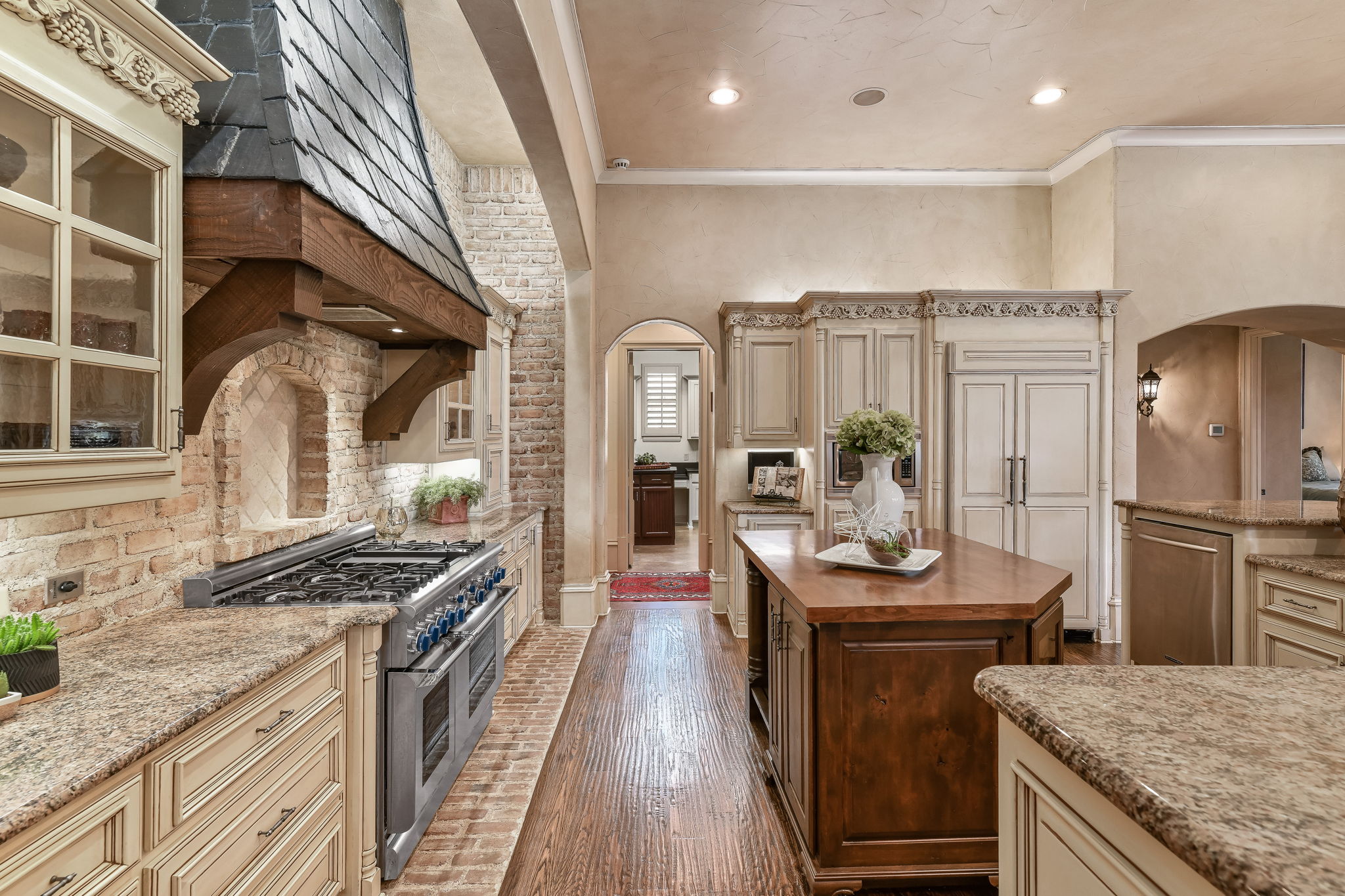 022-Kitchen Hall-FULL
