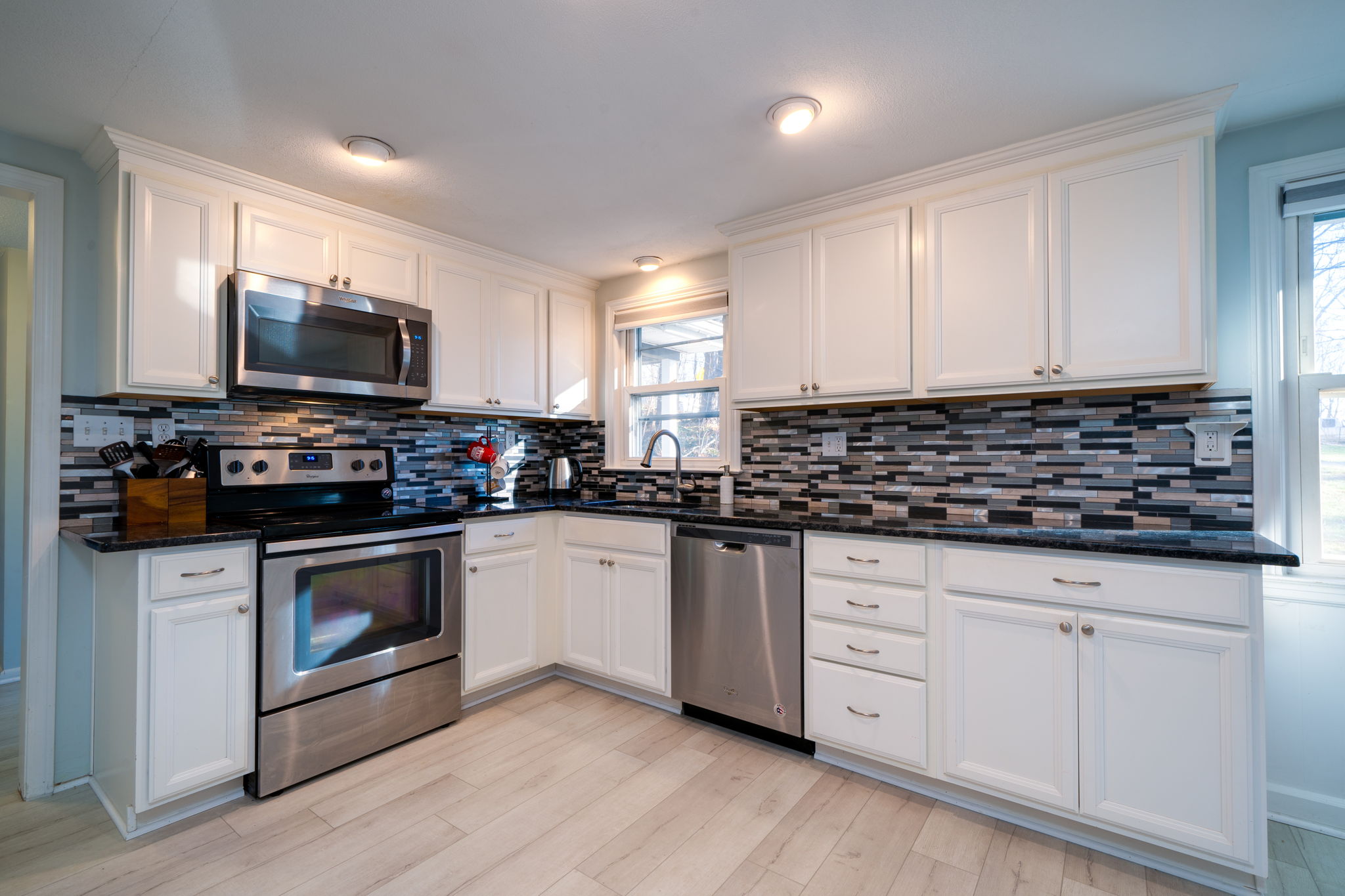 195 Cedarwood Ln, Newington, CT 06111, US Photo 17