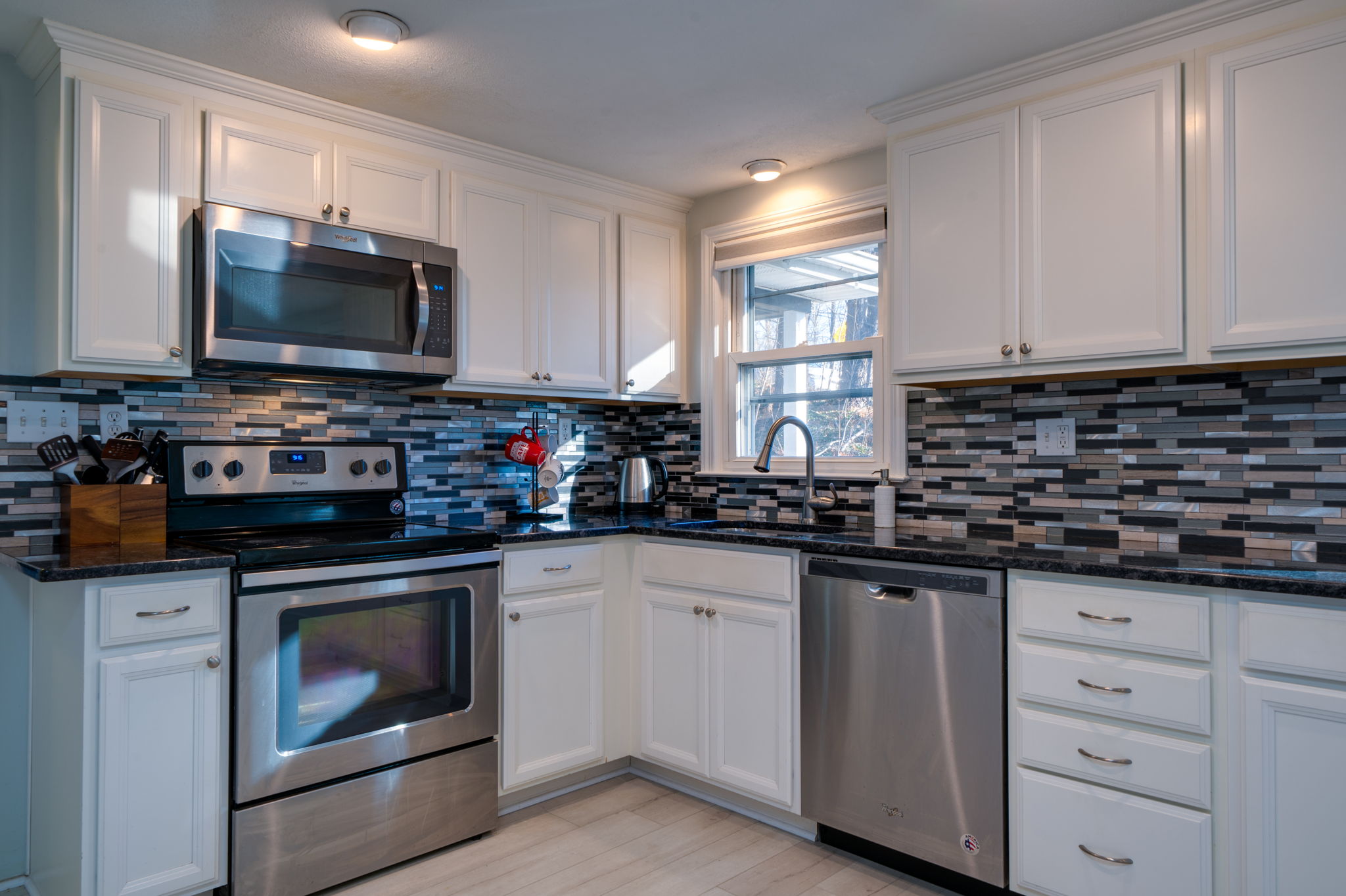 195 Cedarwood Ln, Newington, CT 06111, US Photo 18