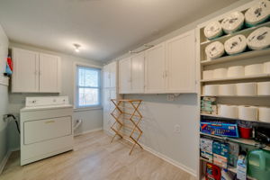 195 Cedarwood Ln, Newington, CT 06111, US Photo 21