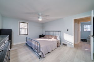 195 Cedarwood Ln, Newington, CT 06111, US Photo 25