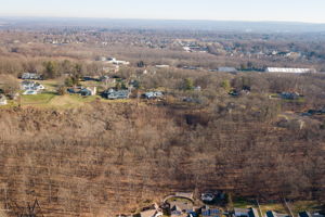 195 Cedarwood Ln, Newington, CT 06111, US Photo 46