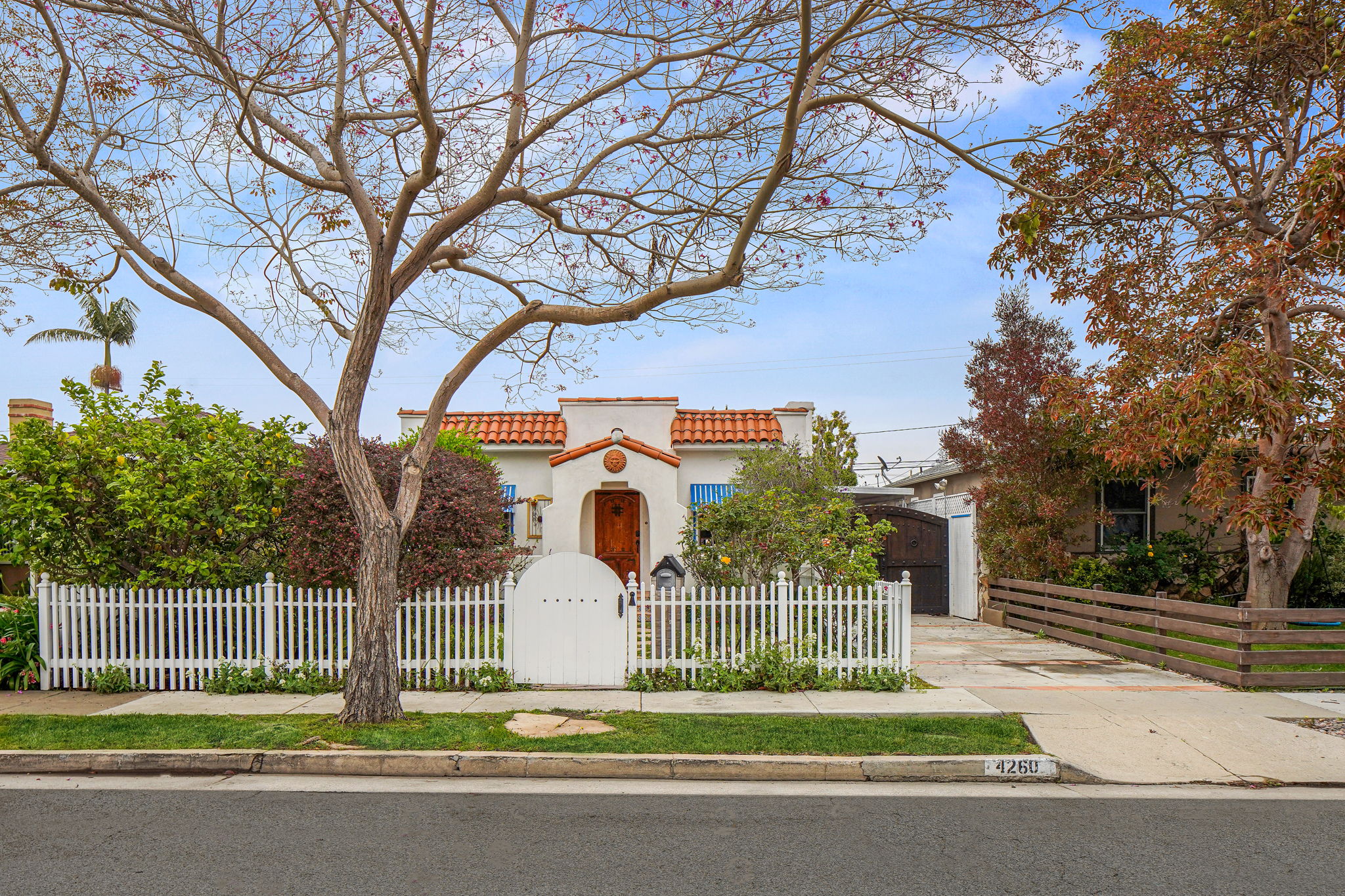 4260 McConnell Ave, Los Angeles