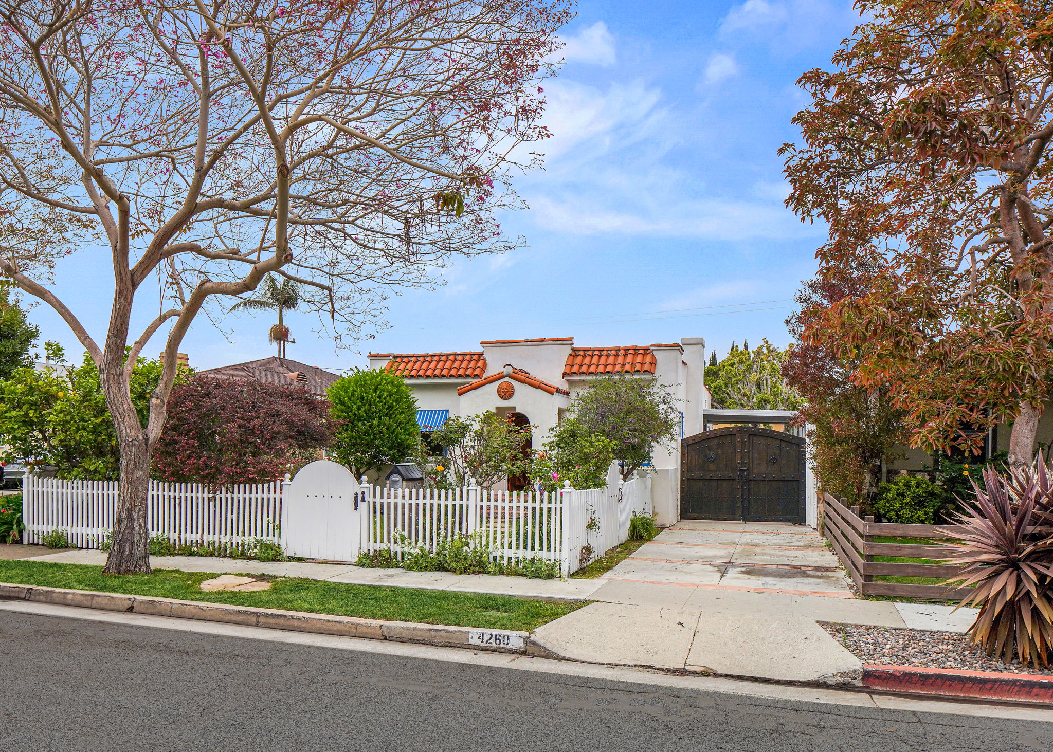 4260 McConnell Ave, Los Angeles