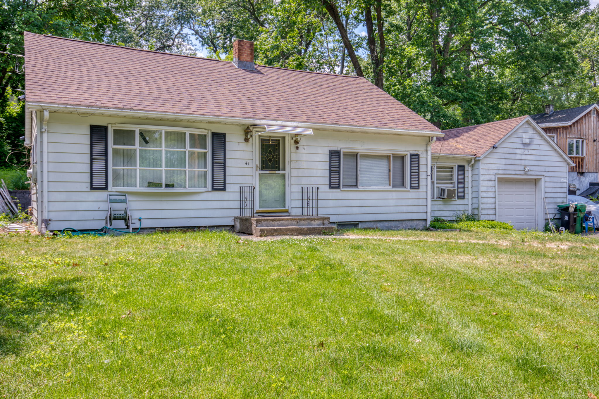 41 Bromont St, Chicopee, MA 01020 Seven Roads Real Estate Media