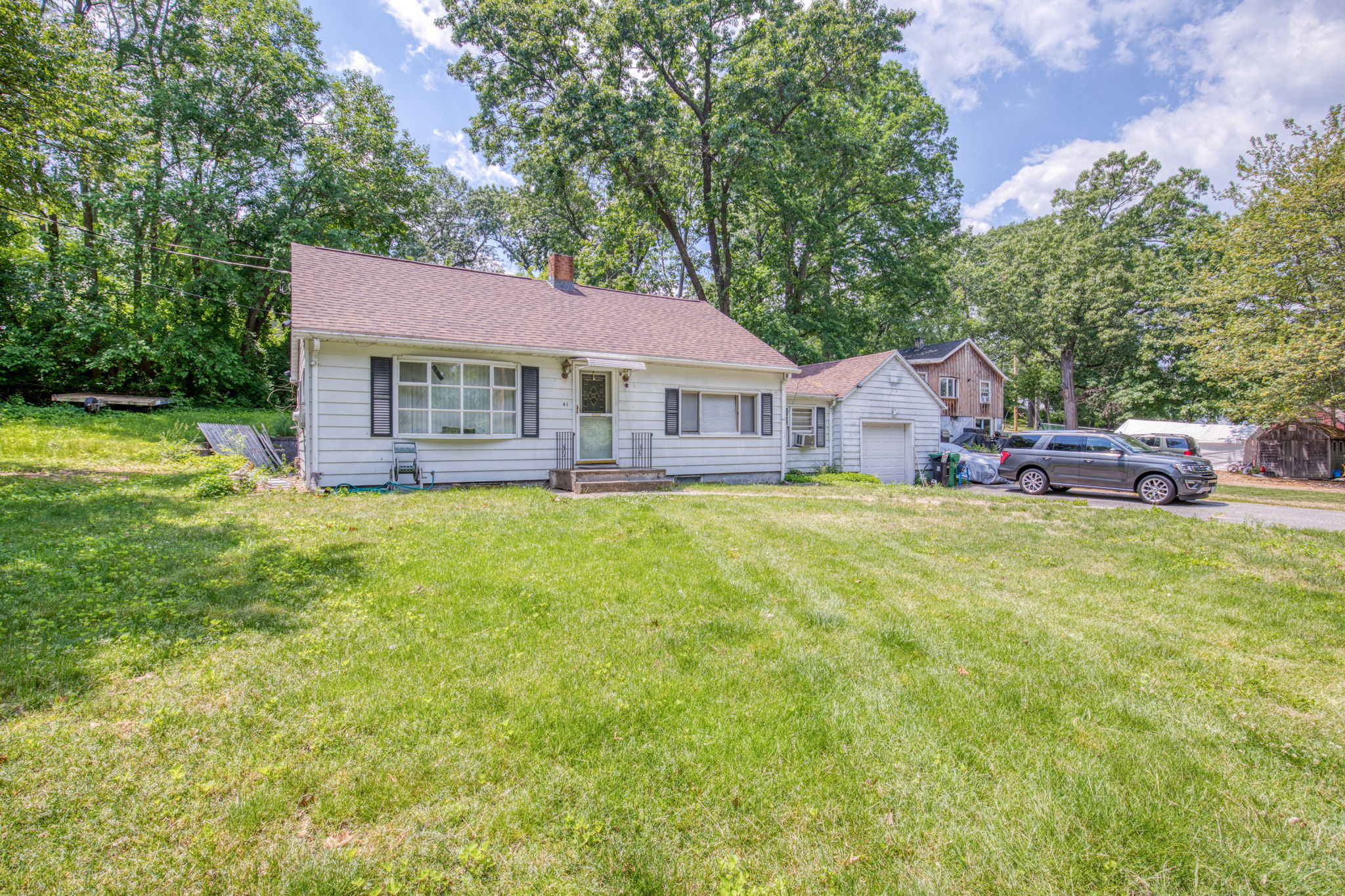 41 Bromont St, Chicopee, MA 01020 Seven Roads Real Estate Media