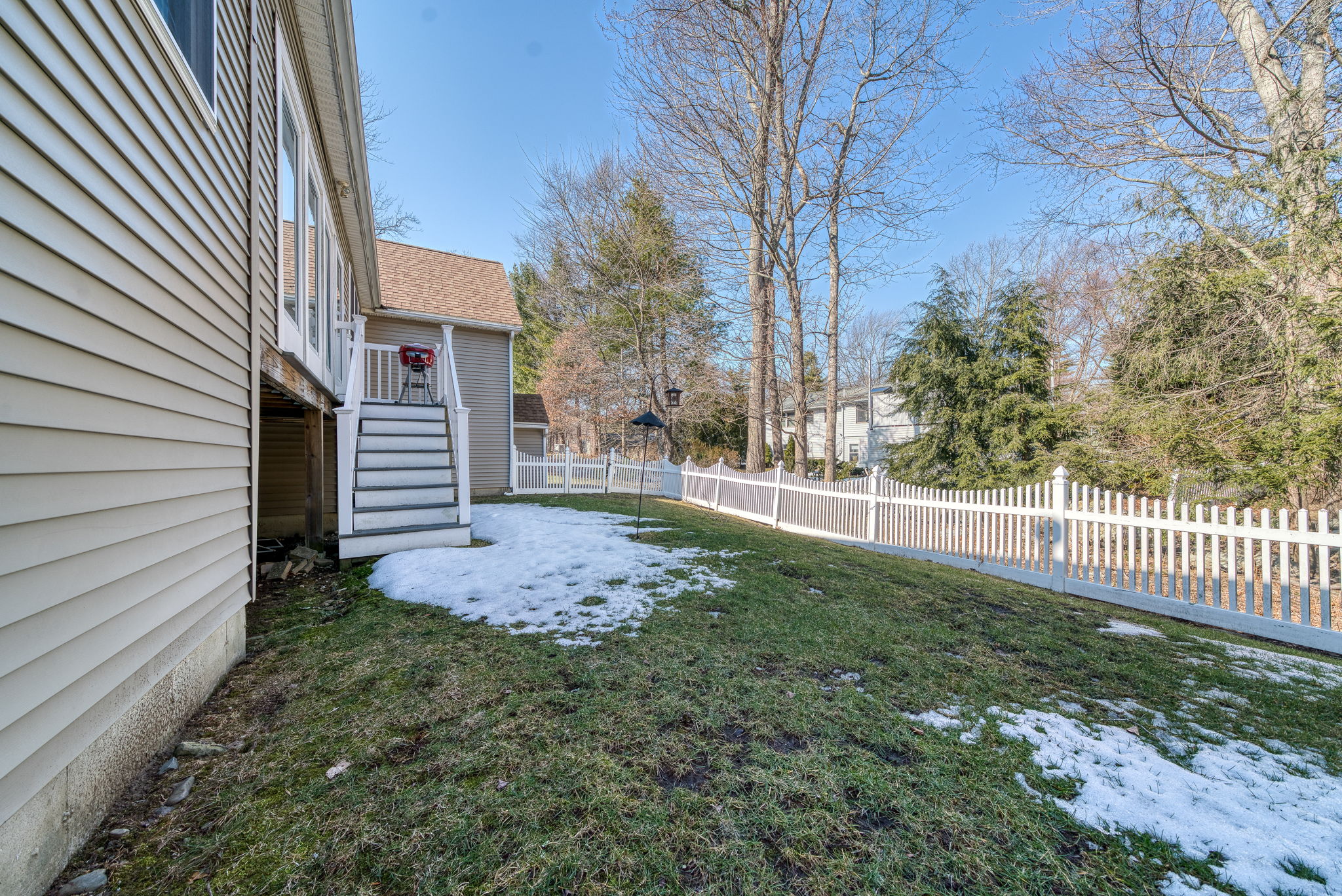 3 Katie Ln, Hampton, NH 03842 S and B Connections